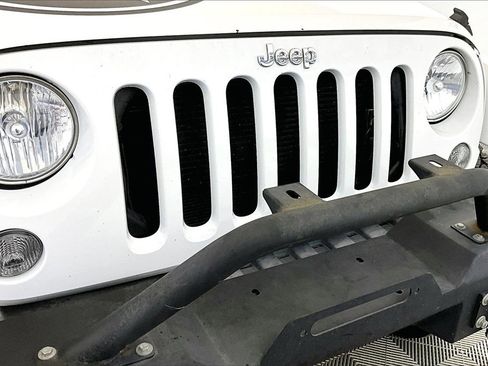 Used 2017 Jeep Wrangler Unlimited Sport image 22