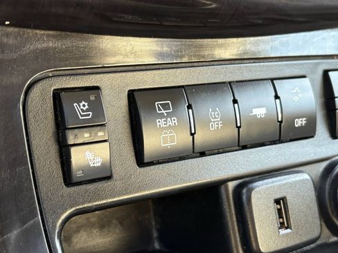 Used 2016 Buick Enclave Premium w/ Experience Buick Package AWD/4WD image 42