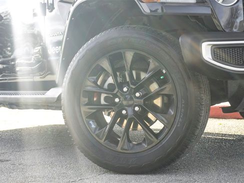 Used 2023 Jeep Wrangler Unlimited Sahara image 2