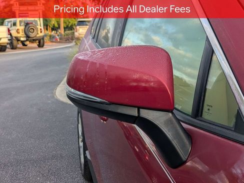 Used 2019 Toyota RAV4 LE FWD image 13