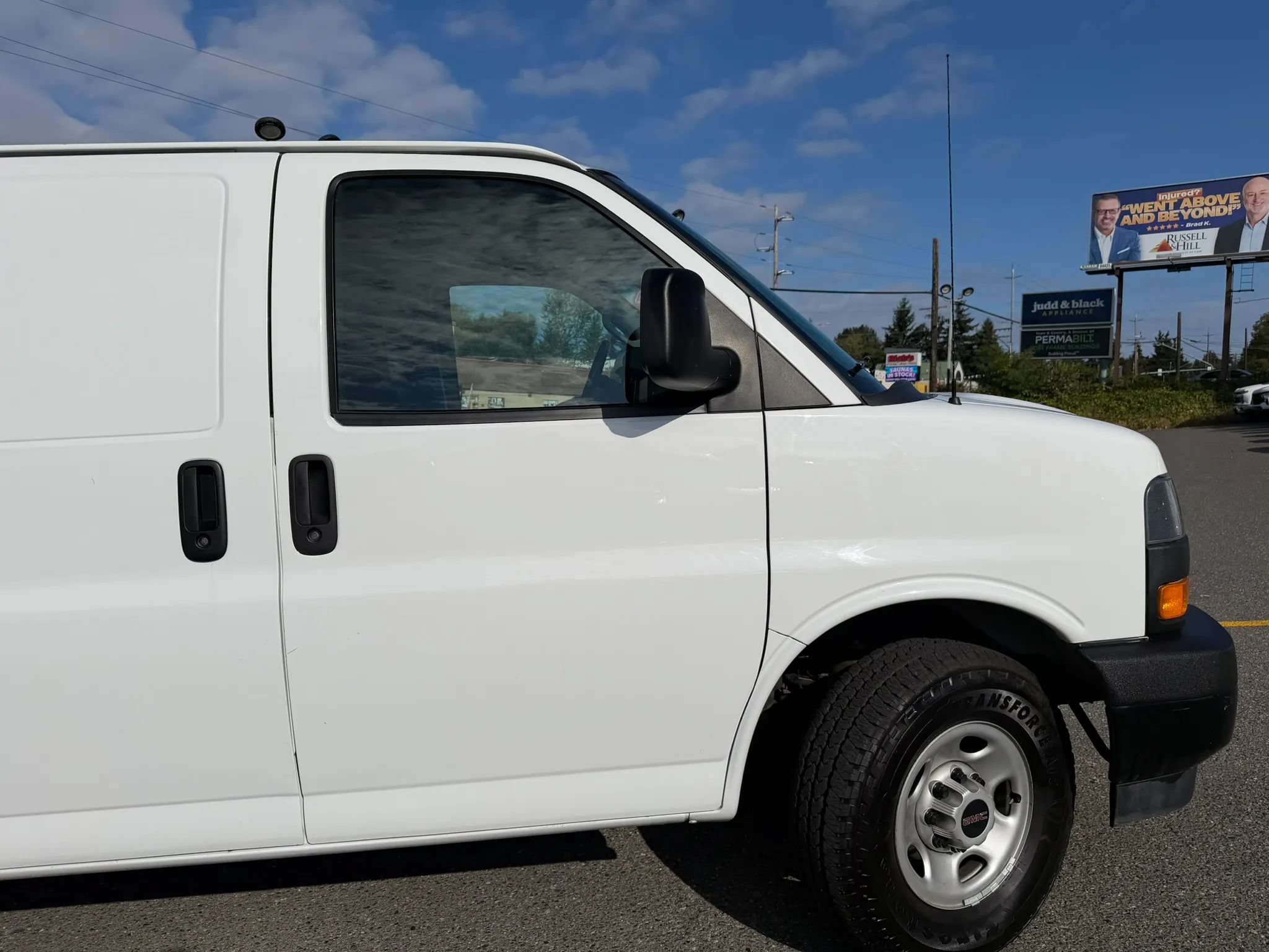 Used 2023 GMC Savana 2500 w/ Driver Convenience Package RWD image 3