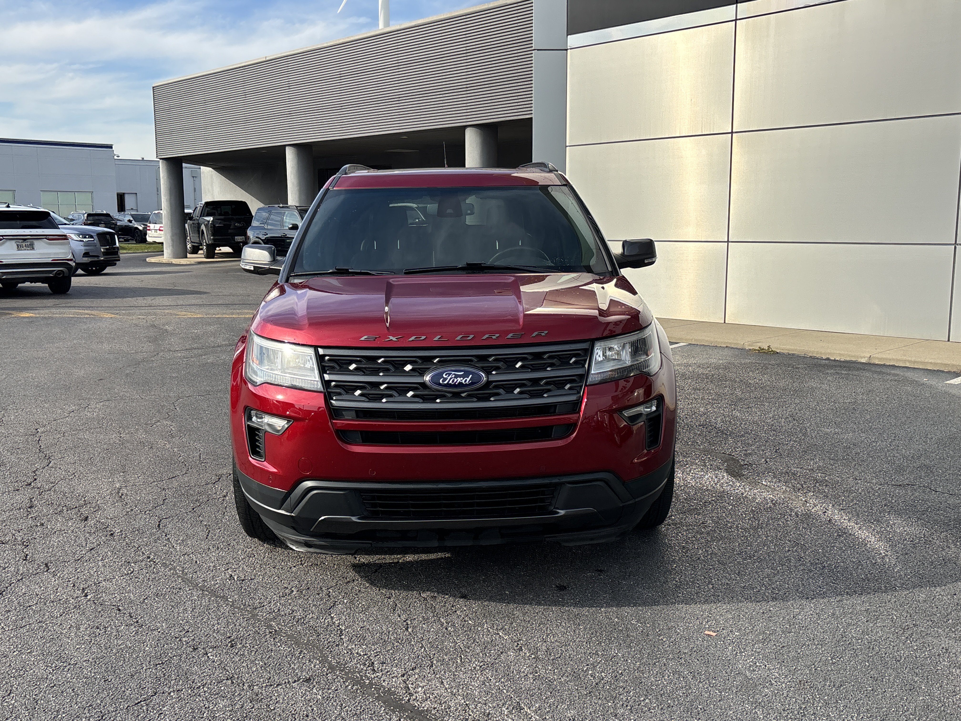 Used 2018 Ford Explorer XLT w/ Equipment Group 202A AWD/4WD image 2