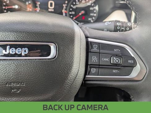 Used 2025 Jeep Compass Limited AWD/4WD image 17