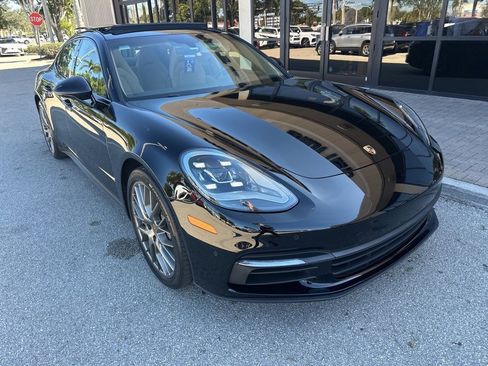 Used 2018 Porsche Panamera 4S image 1
