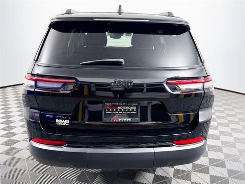 Used 2021 Jeep Grand Cherokee L Laredo image 6