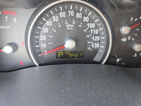 Used 2012 Kia Sedona LX w/ PWR Pkg FWD image 18
