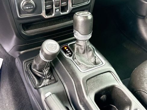 Used 2021 Jeep Wrangler Unlimited Sahara w/ Cold Weather Group AWD/4WD image 18