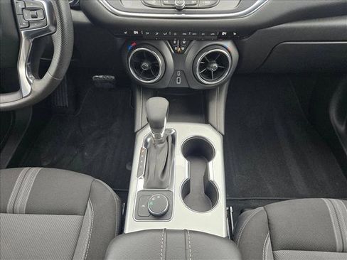 Used 2025 Chevrolet Blazer LT image 12