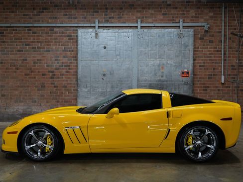 Used 2011 Chevrolet Corvette Grand Sport w/ Preferred Equipment Group image 1