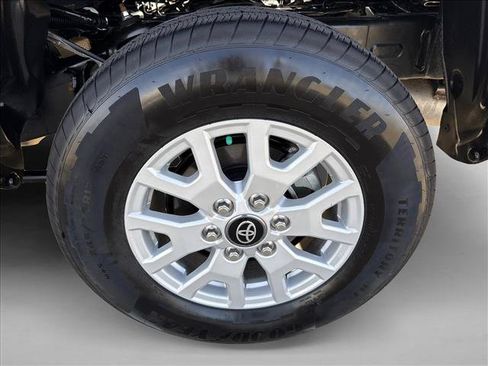 Certified 2026 Toyota Tacoma SR5 RWD image 18