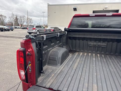 Used 2023 GMC Sierra 1500 Elevation image 12