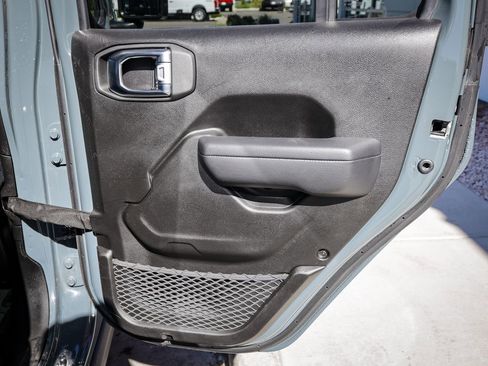 Used 2025 Jeep Wrangler Unlimited Rubicon AWD/4WD image 28