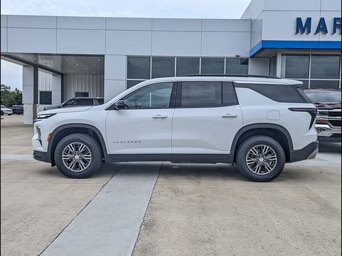 New 2026 Chevrolet Traverse LT w/ LPO, Floor Liner Package FWD image 9