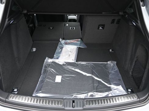 New 2026 Porsche Macan AWD/4WD image 24
