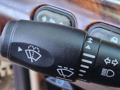 Used 2004 Mercury Grand Marquis GS image 9