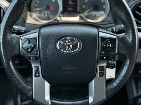 Used 2019 Toyota Tacoma SR5 w/ SR5 Appearance Package (SM) RWD image 17