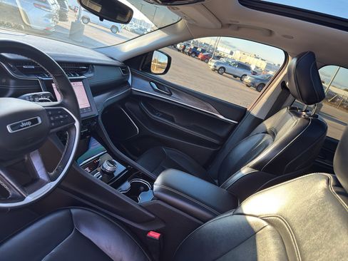 Used 2022 Jeep Grand Cherokee L Limited image 26