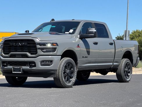 New 2026 RAM 2500 Big Horn AWD/4WD image 7