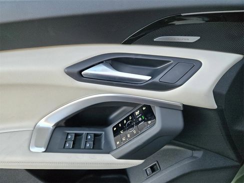 New 2025 Audi Q5 2.0T Premium Plus image 18