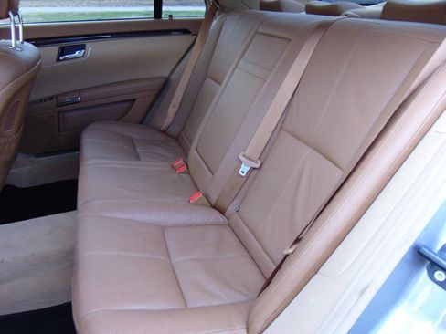 Used 2007 Mercedes-Benz S 550 4MATIC image 9