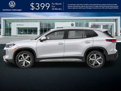 New 2025 Volkswagen Tiguan SE image 3