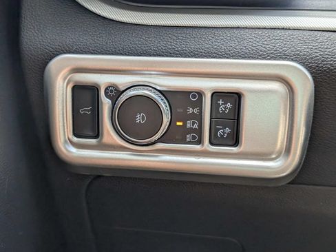 Used 2020 Ford Explorer XLT w/ Equipment Group 202A RWD image 26