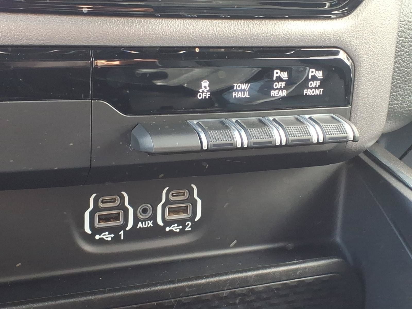 Used 2020 RAM 1500 Laramie w/ Sport Appearance Package AWD/4WD image 16