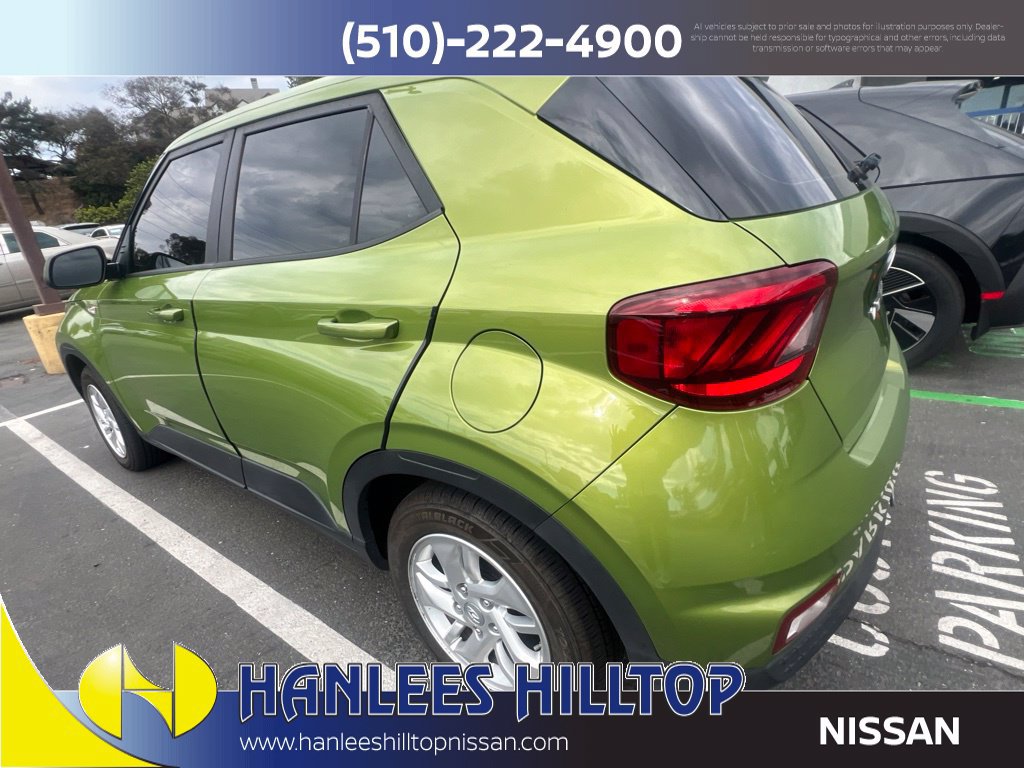 Used 2022 Hyundai Venue SE FWD image 4