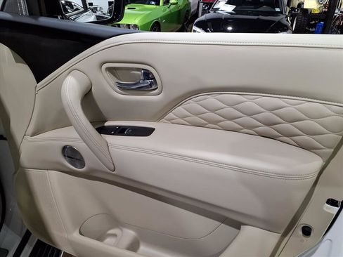 Used 2023 INFINITI QX80 Sensory w/ All-Season Package image 24