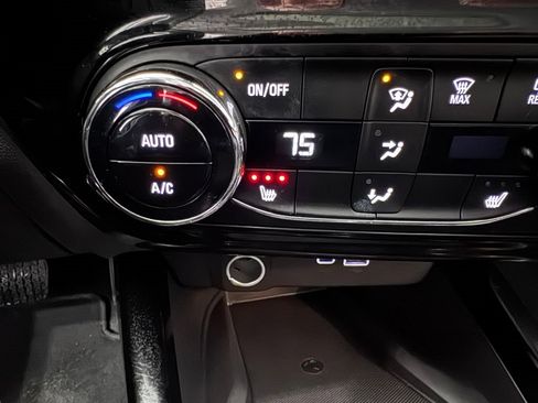 Certified 2024 Chevrolet Trax ACTIV w/ Sunroof Package FWD image 24