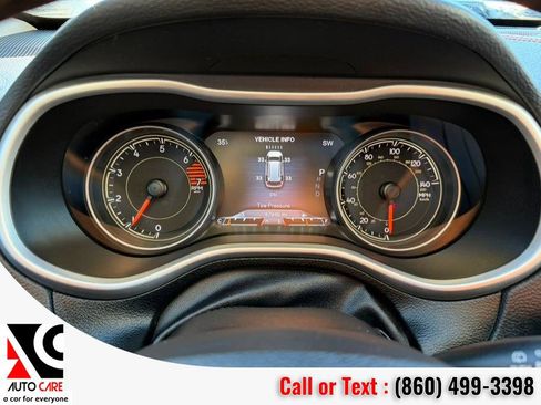 Used 2016 Jeep Cherokee Trailhawk w/ Comfort/Convenience Group image 21