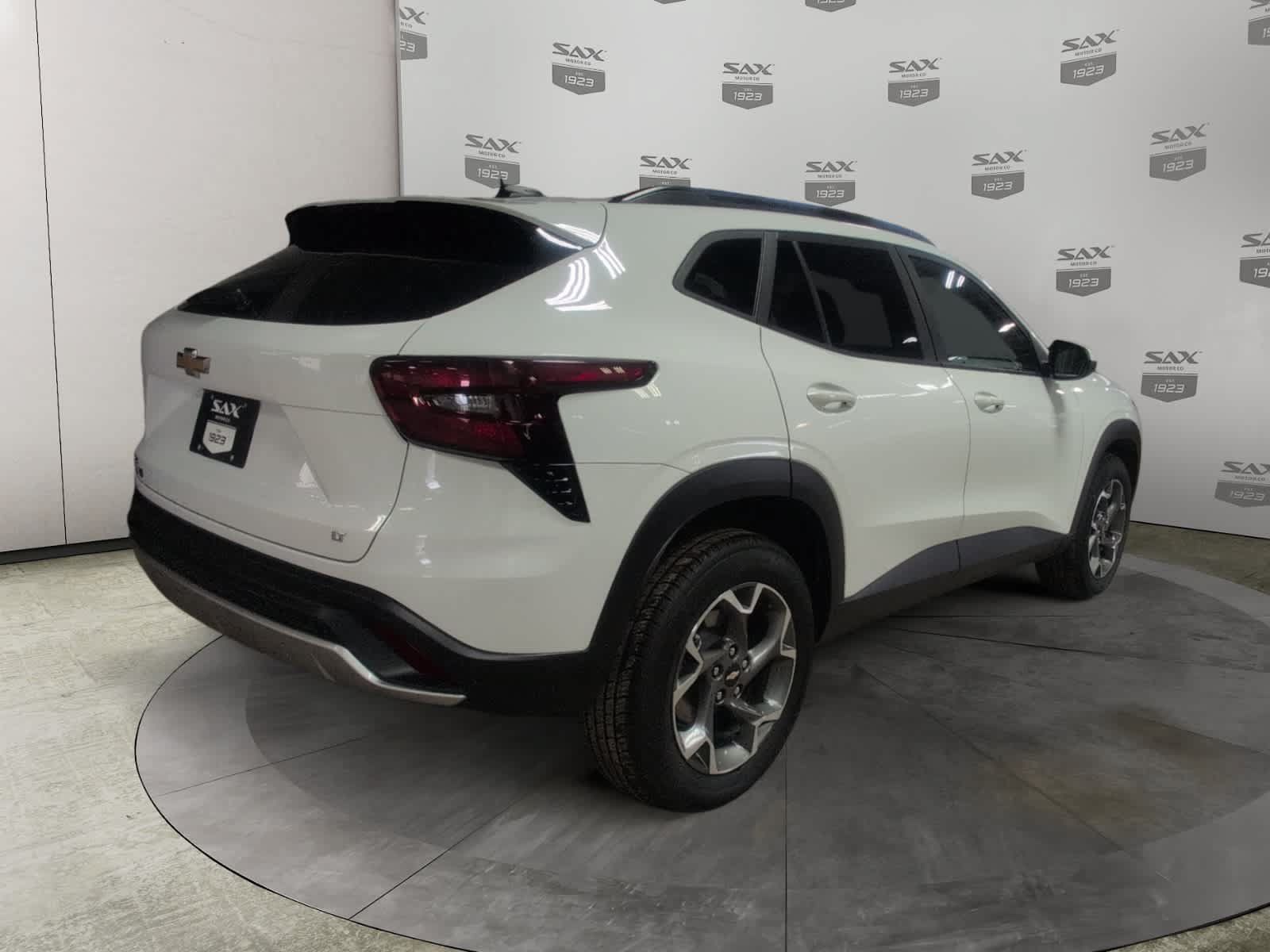 Used 2025 Chevrolet Trax LT FWD image 5