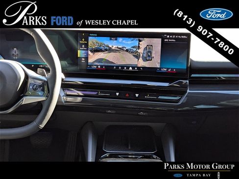 Used 2025 BMW 530i xDrive w/ Premium Package image 14