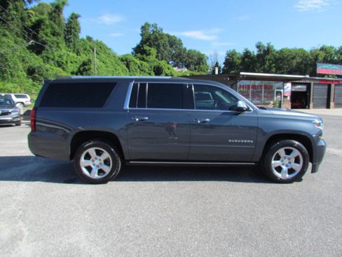 Used 2019 Chevrolet Suburban Premier image 8