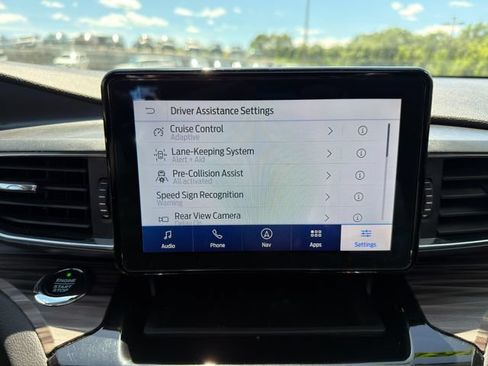 Used 2021 Ford Explorer Limited w/ Hybrid Equipment Group 310A RWD image 35