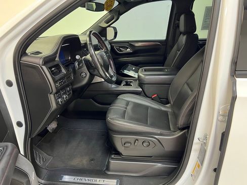 Used 2022 Chevrolet Suburban RST w/ Sport Performance Package image 14