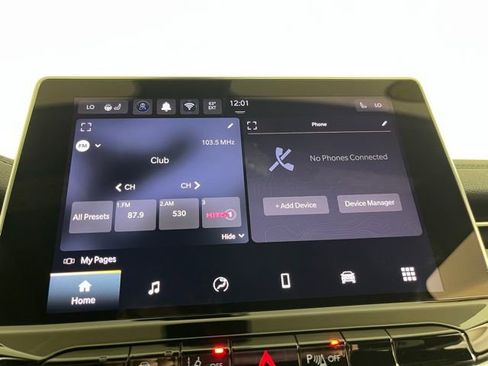 Used 2025 Jeep Compass Limited image 28