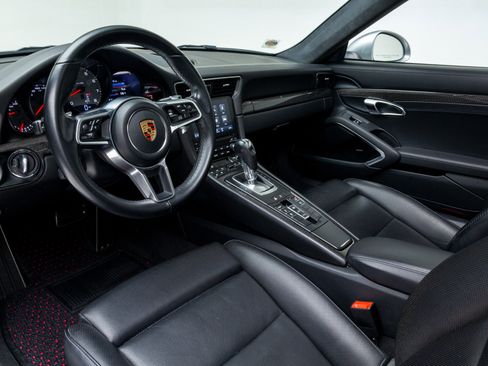 Used 2019 Porsche 911 Carrera 4S image 14
