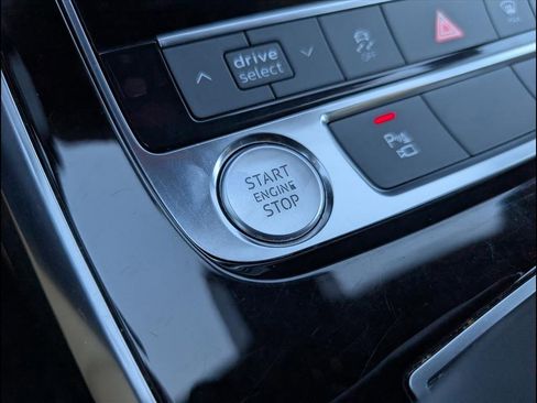 Used 2019 Audi Q8 Premium w/ Convenience Package image 18