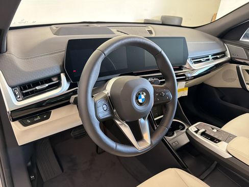 New 2026 BMW X2 xDrive28i w/ Technology Package AWD/4WD image 4