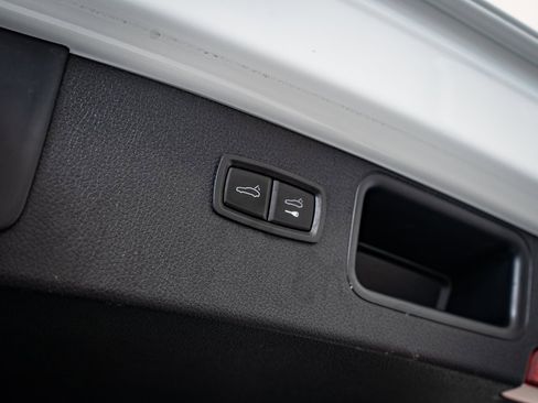 Certified 2024 Porsche Macan image 19