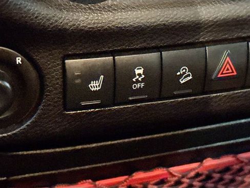 Used 2017 Jeep Wrangler Unlimited Rubicon AWD/4WD image 19