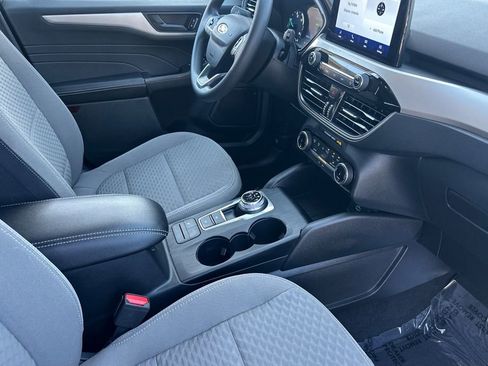 Used 2022 Ford Escape SE image 17