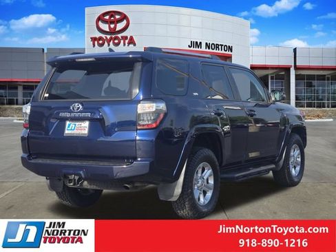 Used 2020 Toyota 4Runner SR5 Premium w/ Moonroof Package AWD/4WD image 8
