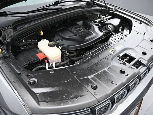 Used 2021 Jeep Grand Cherokee L Overland w/ Luxury Tech Group IV AWD/4WD image 43