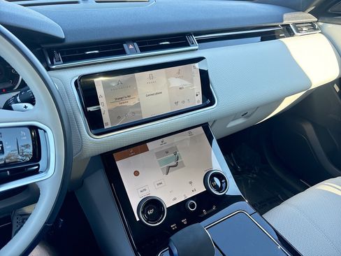 Used 2022 Land Rover Range Rover Velar R-Dynamic S image 27