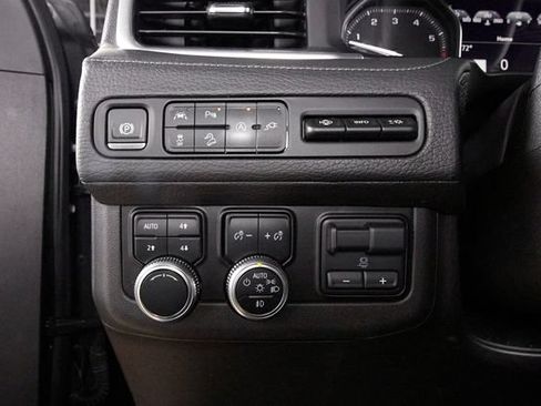 Used 2021 GMC Yukon Denali w/ Denali Premium Package AWD/4WD image 13