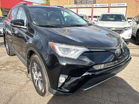 Used 2018 Toyota RAV4 XLE w/ Plus Extra Value Package AWD/4WD image 3