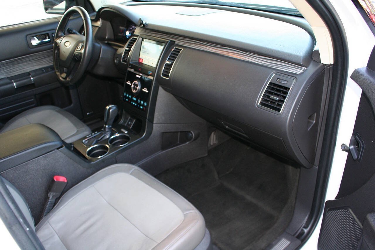 Used 2016 Ford Flex Limited w/ Equipment Group 301A FWD image 13