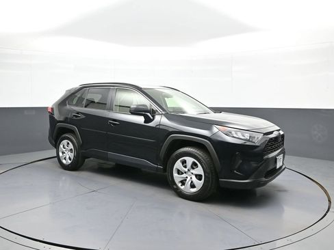 Used 2019 Toyota RAV4 LE w/ All Weather Liner Package AWD/4WD image 4